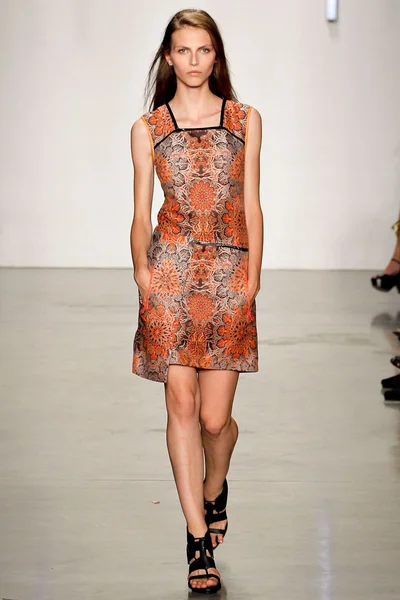 Look 12